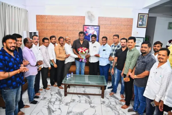 शिवसेनेच्या रत्नागिरी सिंधुदुर्ग संपर्क पदी निवड झाल्याबद्दल आमदार किरण सामंत यांचे जंगी स्वागत
