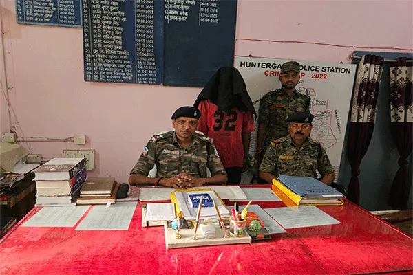 चतरा :  एंटी क्राइम चेकिंग में पुलिस को सफलता, चोरी की अपाची बाइक के साथ एक गिरफ्तार.