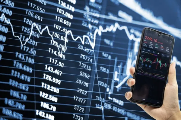 Stock Market Today: Dow Futures Drop, Nasdaq Gains Ahead Of Powell's Last Speech As Fed Chair- Robinhood, Starbucks, Alphabet In Focus (UPDATED)