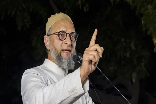 اویسی نے حج کے لیے ہوائی جہاز کے کرایے میں اضافے پر ناراضگی کا اظہار کیا