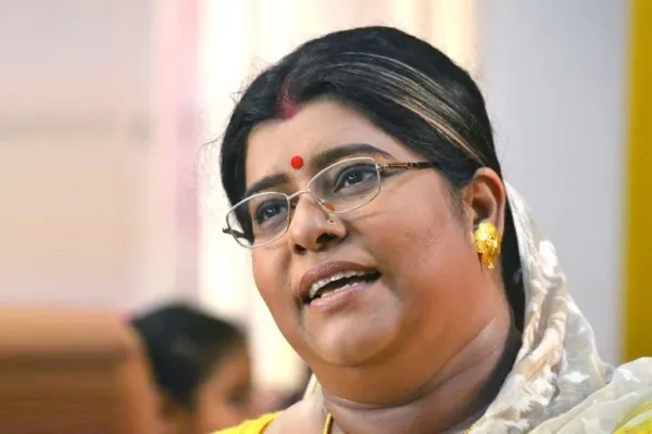 'সিপিএম বেশ কয়েকটি আসন পাবে', ভবিষ্যদ্বাণী করলেন অভিনেত্রী মানসী