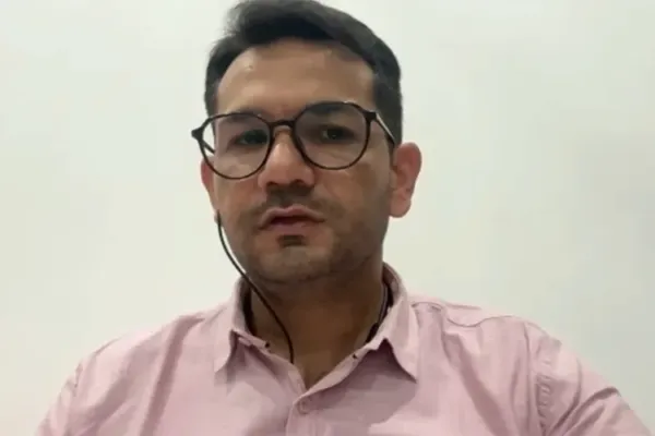 پیپرلیک کے آٹھ شواہد موجود ہیں:ششی کانت سوتھار