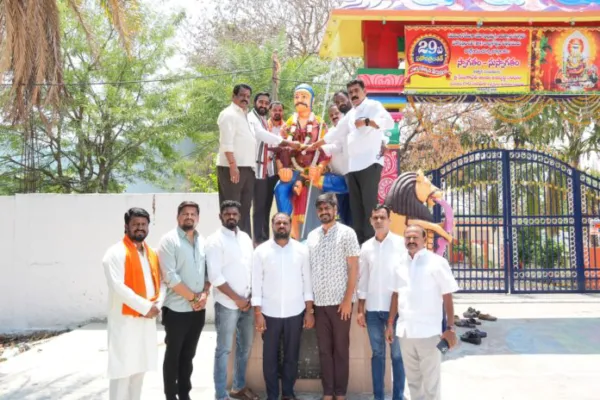 సర్దార్ సర్వాయి పాపన్న గౌడ్ వర్ధంతి సందర్భంగా ఘన నివాళి