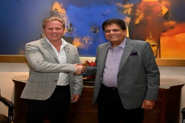 Piyush Goyal welcomes Todd McClay ahead of India-New Zealand FTA signing on April 27