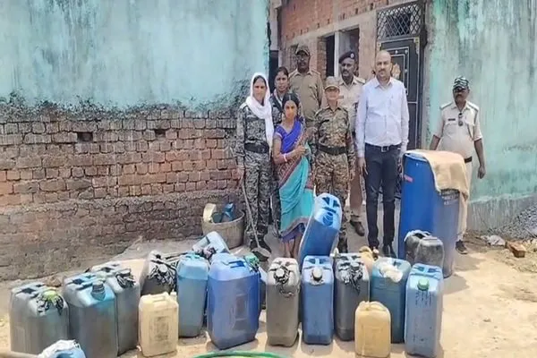 Ramgarh News : डीजल चोरी के खेल का पर्दाफाश, कोईहारा गांव से 600 लीटर बरामद