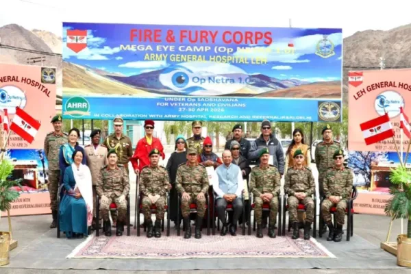 ہندوستانی فوج نے لیہہ میں 4 روزہ سرجیکل آئی کیمپ کا اختتام کیا