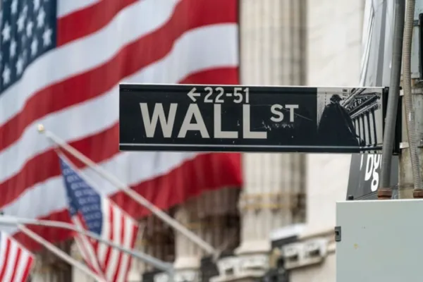 Stock Market Today: Dow Jones Futures Fall, Nasdaq Gains As Trump Takes Big Tech Leaders To China- Nvidia, Nextpower, Red Cat In Focus (UPDATED)