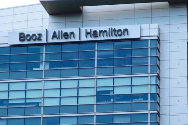 Booz Allen Recovers After Selloff As Market Shrugs Off $21 Million Treasury Contract Cut, Pipeline Risks Linger