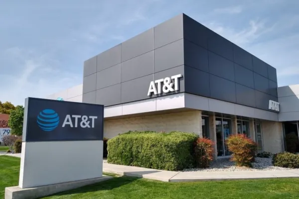 What's Going On With AT&T Stock Monday?