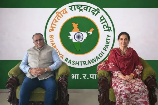 Dr. Navjot Kaur Sidhu announces new party, husband still in Congress