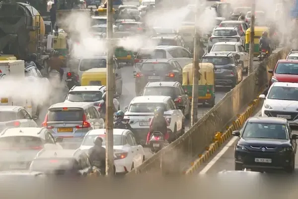 ₹9,585-Crore Scheme to Replace Old Trucks and Buses, Cut Delhi-NCR Pollution Approved by Centre