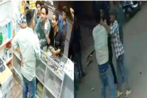 ಆಜಾನ್ ಸಮಯದಲ್ಲಿ ಹನುಮಂತನ ಭಕ್ತಿಗೀತೆ ಹಾಕಿದ್ದಕ್ಕೆ ಹಲ್ಲೆ: ಮೂವರ ಬಂಧನ