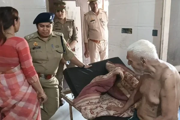 ರೂಮ್ನೊಳಗೆ ಲಾಕ್, ಮೂತ್ರ ಮಾಡಿಕೊಂಡ ಬಟ್ಟೆಗಳು! ವೃದ್ಧಾಶ್ರಮದ ಕರ್ಮಕಾಂಡ ಕಡೆಗೂ ಬಯಲಿಗೆ | Old Age Home
