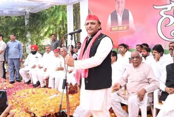 "இனி பாஜக ஆட்சி அமைந்தால் இளைஞர்களுக்கு திருமணம் கூட நடக்காது" : அகிலேஷ் யாதவ்