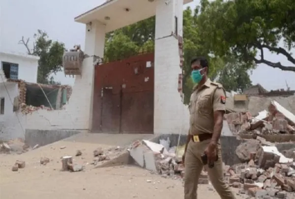 The business of illegal liquor ran like this! Click here to know