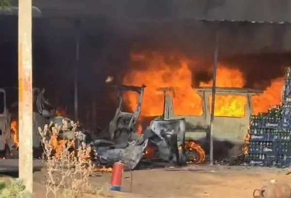 ڈیگ میں ایل پی جی سلنڈر دھماکے سے زبردست آگ لگ گئی، دو بچے جاں بحق