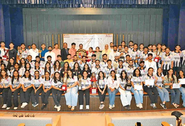 Nirma Univ hosts Sports Awards Ceremony
