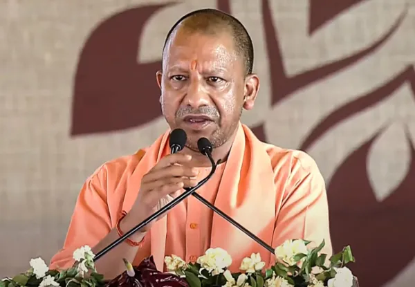 आंबेडकर सम्मान पर योगी का बड़ा ऐलान, प्रतिमाओं पर 'छत्र' और पार्कों का होगा सुंदरीकरण