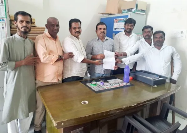 తెలంగాణ రక్షణ సేన జెండా గద్దె నిర్మాణానికి వినతి..