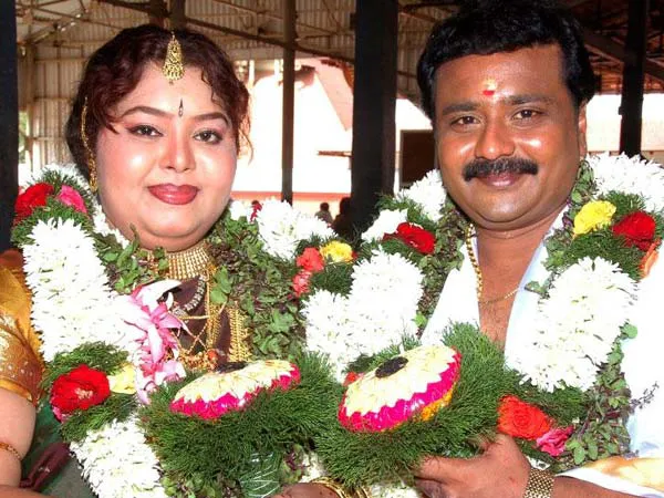 நடிகை ஆர்த்தியா இது?. அடையாளமே தெரியல. ஷாக்கான ரசிகர்கள்!