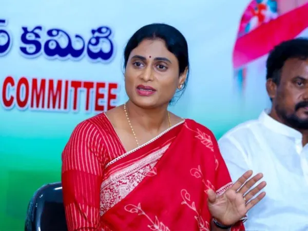 Sharmila Comes in Support of YS Bharathi!