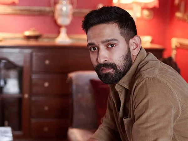 High-Profile Sequel: Kartik Aaryan Out, Vikrant In?