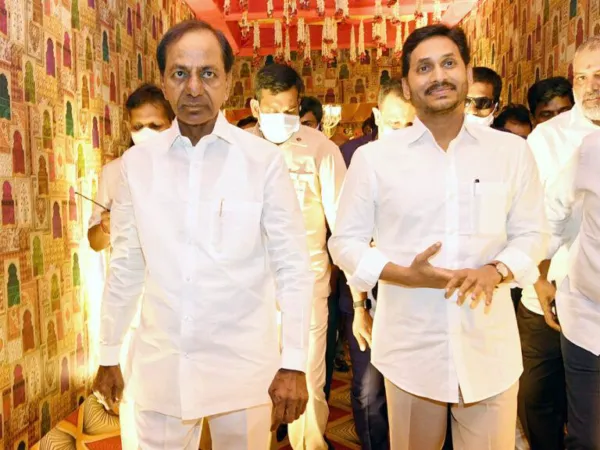 Did KCR Help Jagan From Hyderabad?
