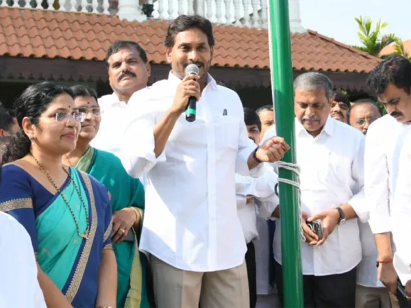 Jagan Expects Everyone To Work While He Rests!
