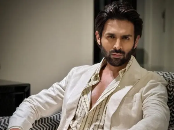 Wakeup Call: Actor's Bad Strategy to Become Star