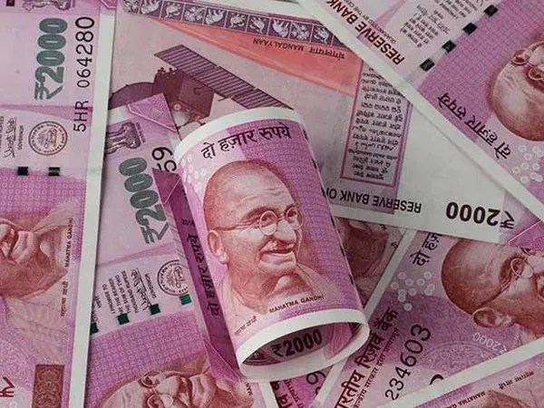 Foreign Investors Continue Sell-off of Indian Equities, Pulling Out Rs 60k Crore in April