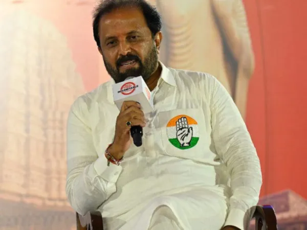 Kavitha Has Rs 2000 Crore Property