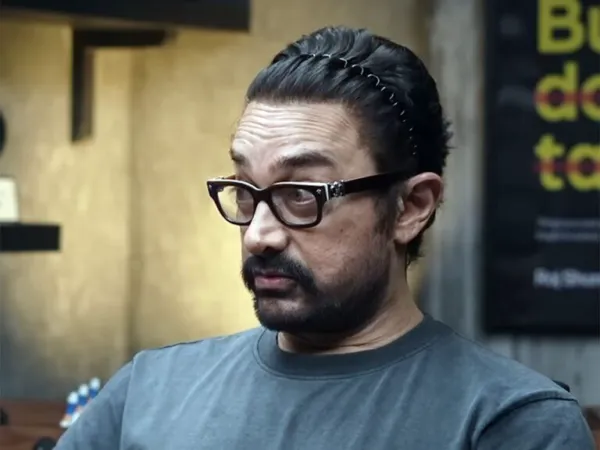 Aamir Talks, SRK Delivers? SZP Promotions Backfire?
