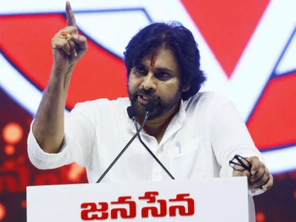 Pawan Kalyan Should Shed This 'Desh Ki Netha' Feeling