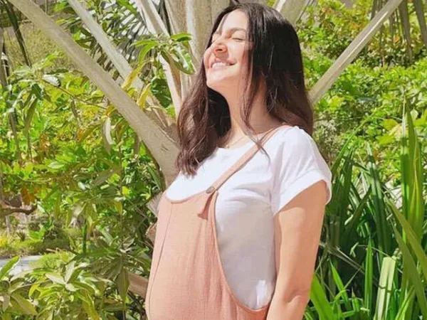 7 Best Hair Serums For Postpartum Hair Fall New Moms Can Trust