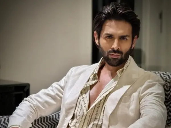 Upcoming Star Still Crying on Insider Vs Outsider