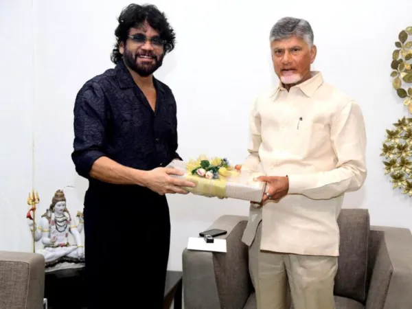 Pic: Nagarjuna Meets CM Chandrababu