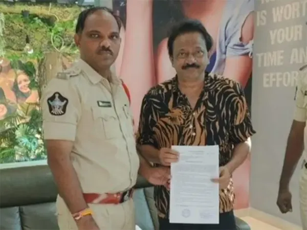 Prakasham Police In Hyd For RGV