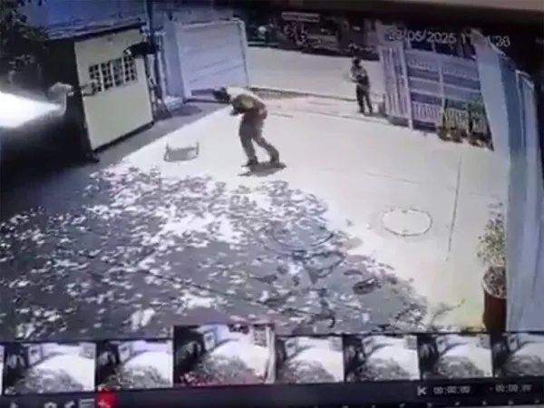 Viral Video: CBI Attacked with Shocking Weapon