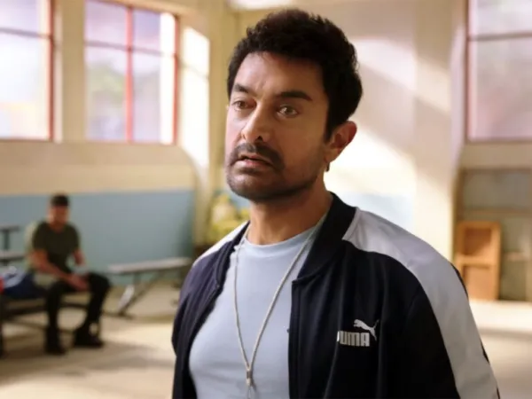 Aamir's SZP a Masterpiece? Samosa Critics Exposed!