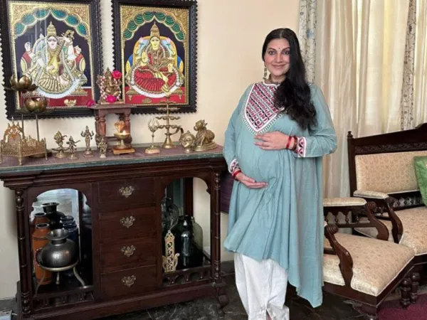 Actress Delivers Twins: No Husband, No Marriage?