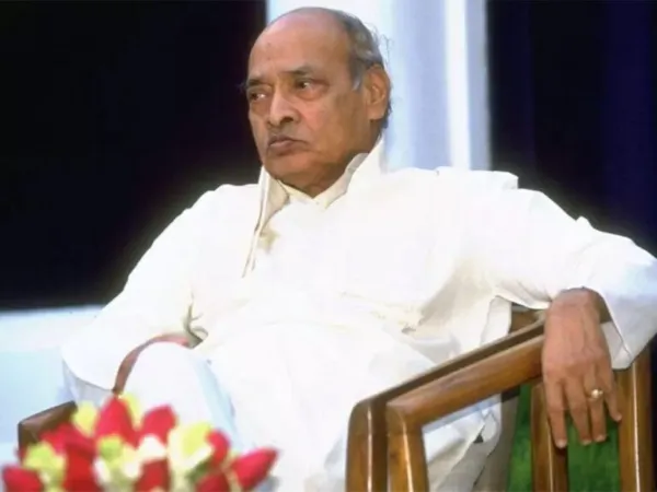 PV Narasimha Rao's Statue in Delhi
