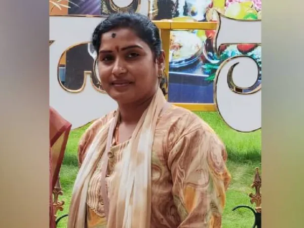 ಬೆಂಗಳೂರು: ಕ್ಷುಲ್ಲಕ ವಿಚಾರಕ್ಕೆ ದಂಪತಿಗಳ ನಡುವೆ ಗಲಾಟೆ - ಕಾಲಿನಿಂದ ಕುತ್ತಿಗೆ ಹಿಸುಕಿ ಪತ್ನಿ ಹತ್ಯೆ ಮಾಡಿದ ಪತಿ