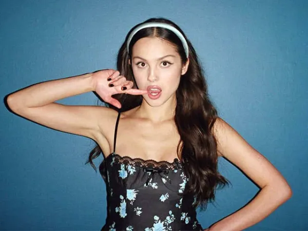 12 Best Face Masks To Reduce Acne