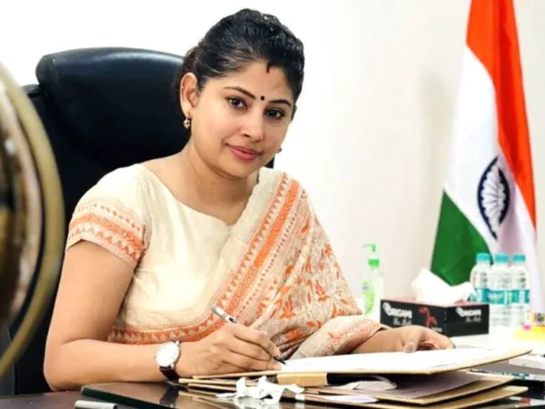 2000 RTed, Smita Sabharwal Demands Action