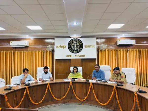 गौशालाओं की व्यवस्थाओं पर डीएम सख्त, लापरवाही पर वेतन रोकने और संचालन बदलने के निर्देश