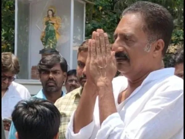 ತಾಯಿಯ ಅಂತ್ಯಕ್ರಿಯೆ ಕುರಿತ ಟೀಕೆಗೆ ಪ್ರಕಾಶ್ ರಾಜ್ ತಿರುಗೇಟು: 'ನಾನು ನಾಸ್ತಿಕನಿರಬಹುದು, ಆದರೆ ತಾಯಿಯ ನಂಬಿಕೆಗೆ ಗೌರವ ನೀಡುವ ಹಕ್ಕು ನನಗಿದೆ'