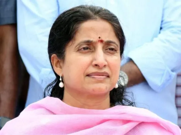 Bhuvaneshwari Kind Of Sentiment For Bharathi?