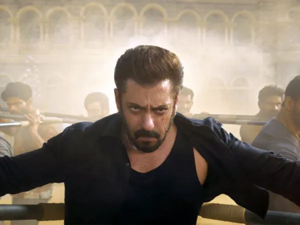 Salman Fans Begging: Sikandar Makers Ignoring?