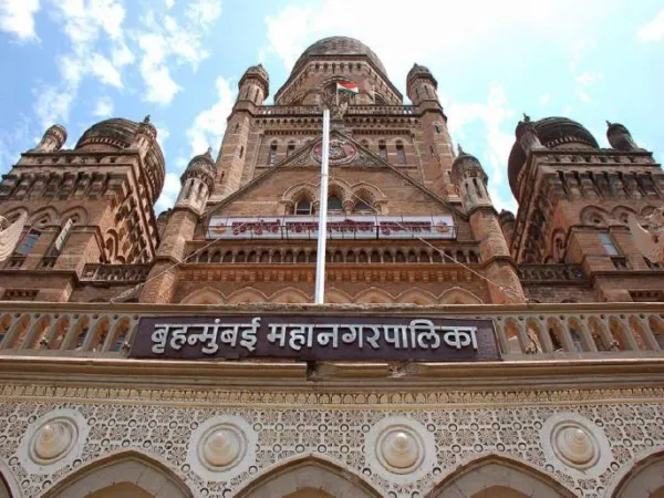 मुंबई महापालिका ४ नव्या यंत्रांद्वारे मलवाहिन्यांची कोंडी दूर करणार !
