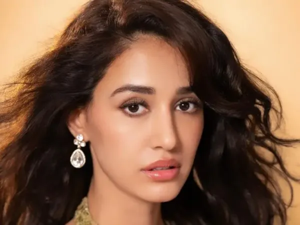 Disha Patani's BF Caught Cheating Red Handed